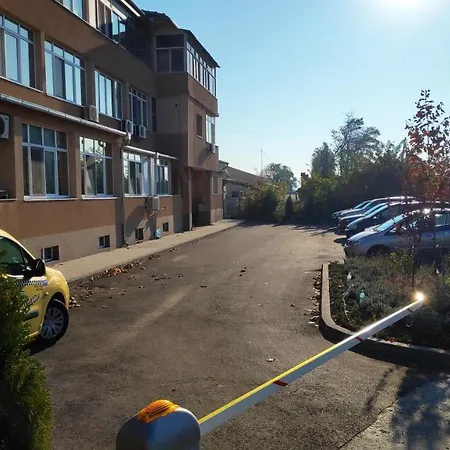 Unique Location With Parking Burgasz