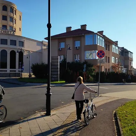 Unique Location With Parking Apartman Burgasz