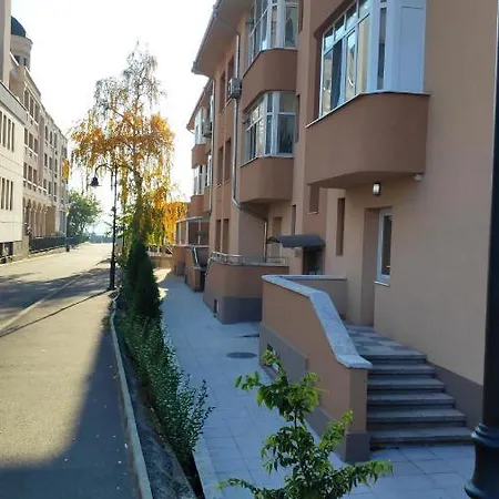 Unique Location With Parking Appartement *