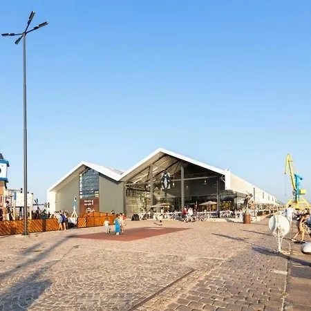 Unique Location With Parking Burgasz