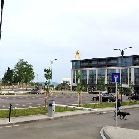 Unique Location With Parking Apartman *