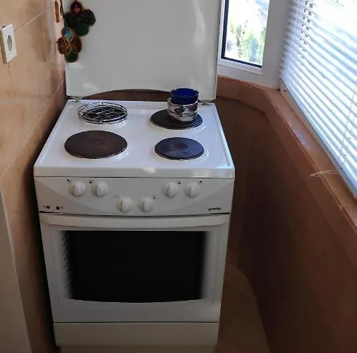 아파트 Unique Location With Parking