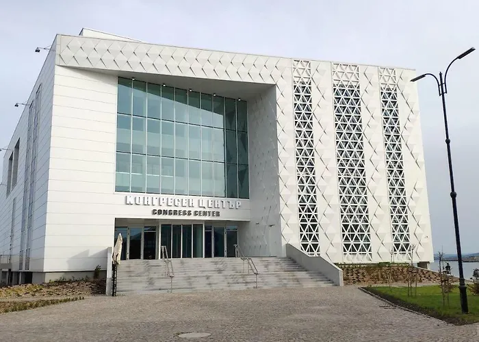 Unique Location With Parking * 부르가스