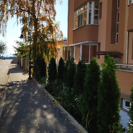 Unique Location With Parking Apartmán *