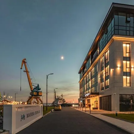 Unique Location With Parking Daire *