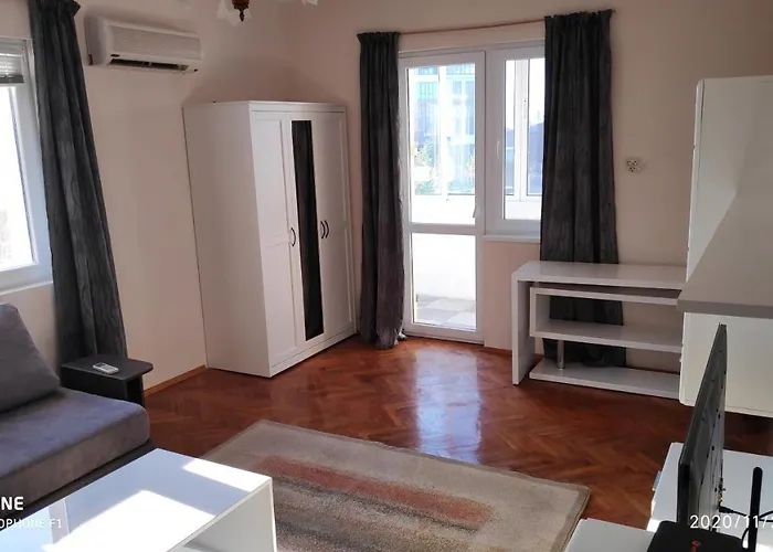 Διαμέρισμα Unique Location With Parking