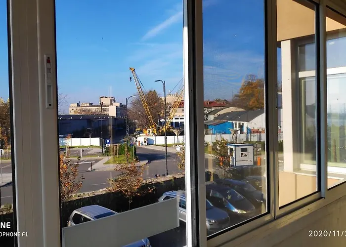 Unique Location With Parking Διαμέρισμα *